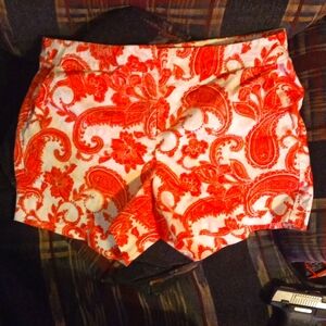 Womens size 8 paisley dark pink and white short shorts